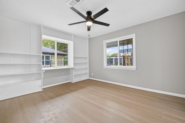 419 Fairbanks Street, Houston, TX 77009