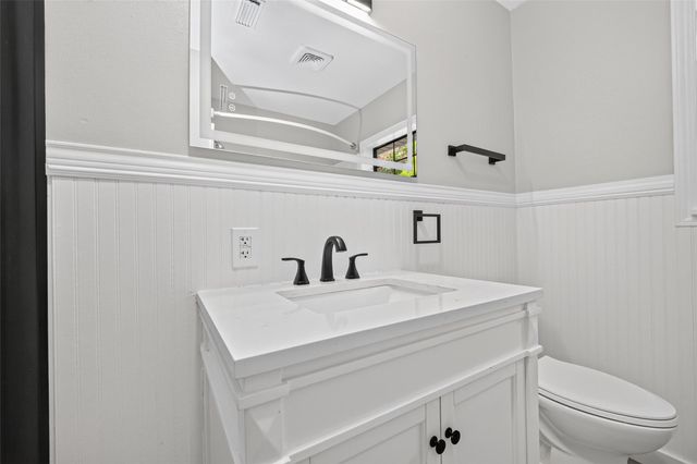 419 Fairbanks Street, Houston, TX 77009