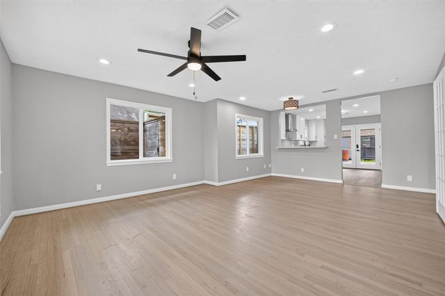 419 Fairbanks Street, Houston, TX 77009