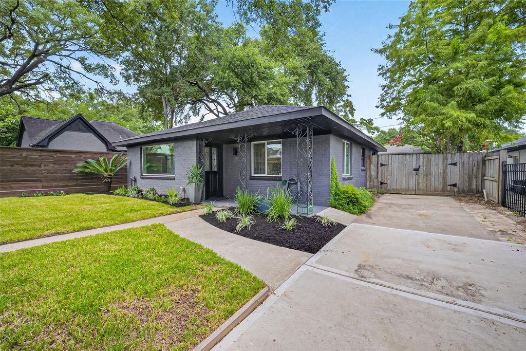 419 Fairbanks Street, Houston, TX 77009