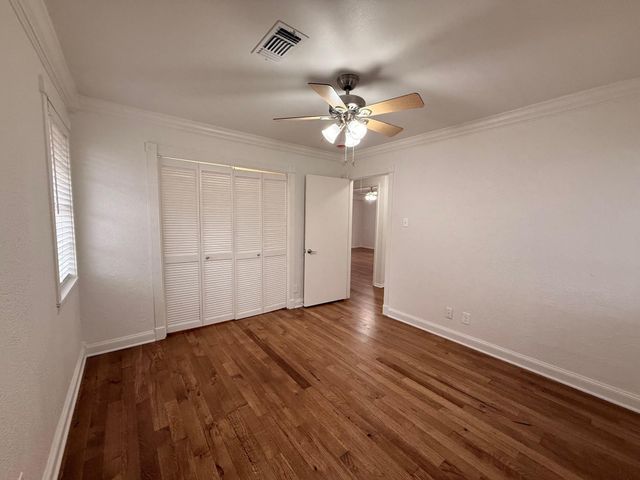 204 Meadow Lane, Brenham, TX 77833