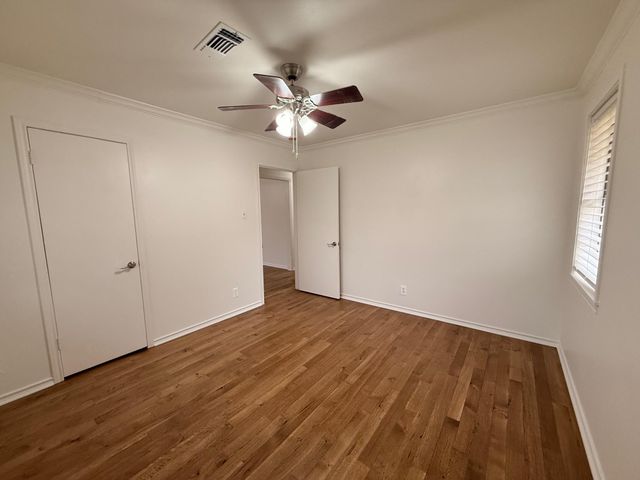 204 Meadow Lane, Brenham, TX 77833