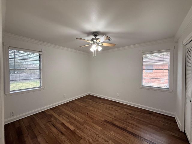 204 Meadow Lane, Brenham, TX 77833