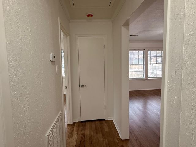 204 Meadow Lane, Brenham, TX 77833