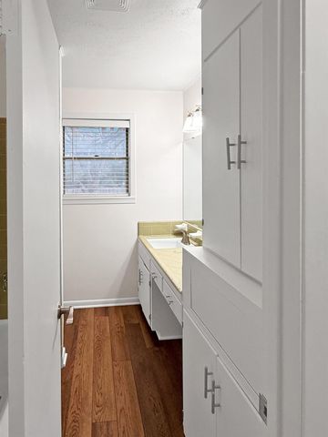 204 Meadow Lane, Brenham, TX 77833