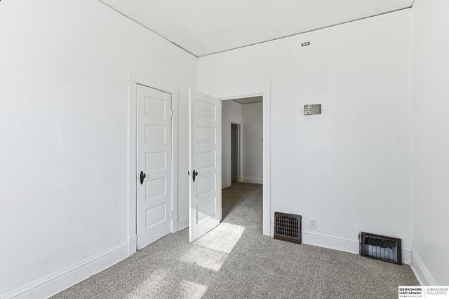 2933 Charles Street, Omaha, NE 68131