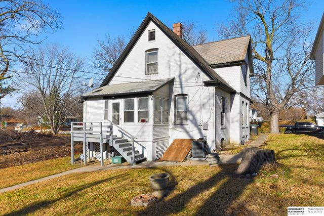 2933 Charles Street, Omaha, NE 68131