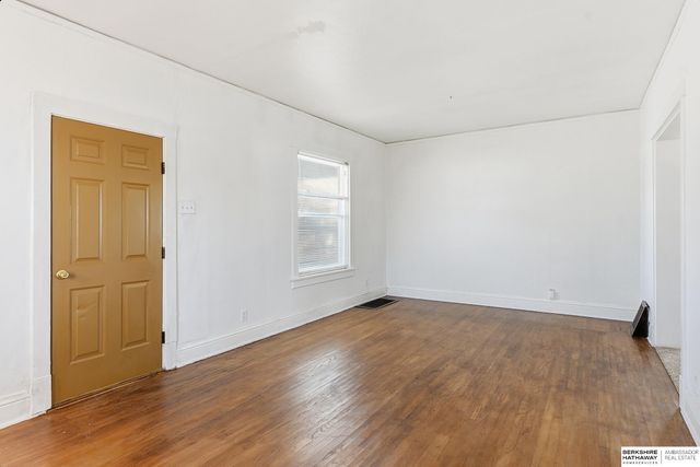 2933 Charles Street, Omaha, NE 68131