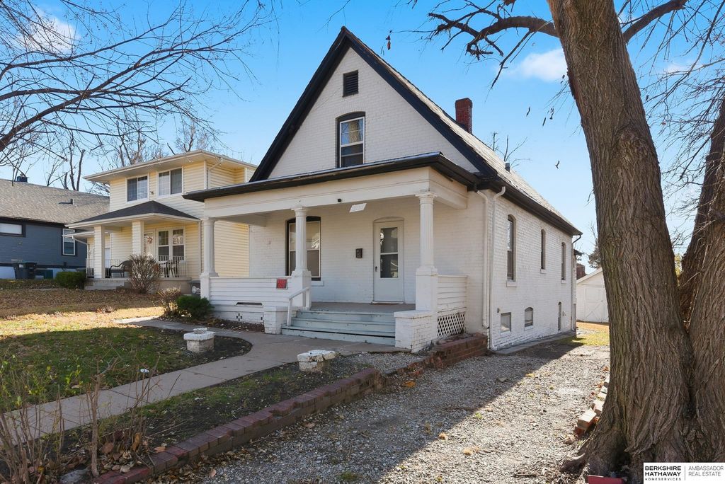 2933 Charles Street, Omaha, NE 68131