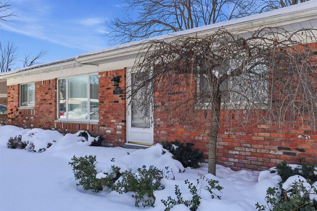 50673 Jim Drive, Chesterfield, MI 48047