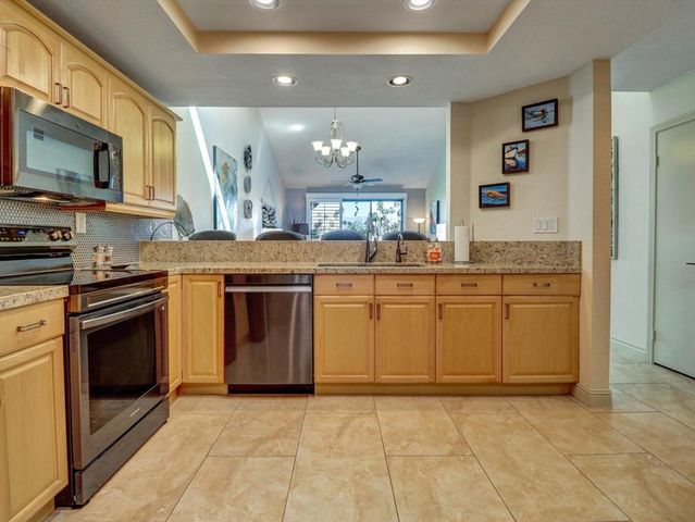 76752 Chrysanthemum Way, Palm Desert, CA 92211
