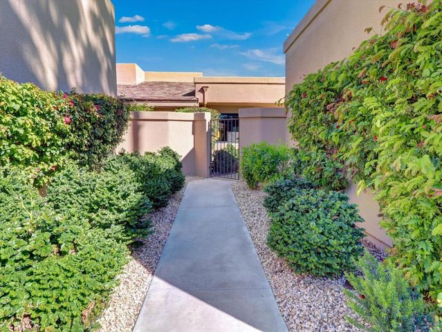 76752 Chrysanthemum Way, Palm Desert, CA 92211