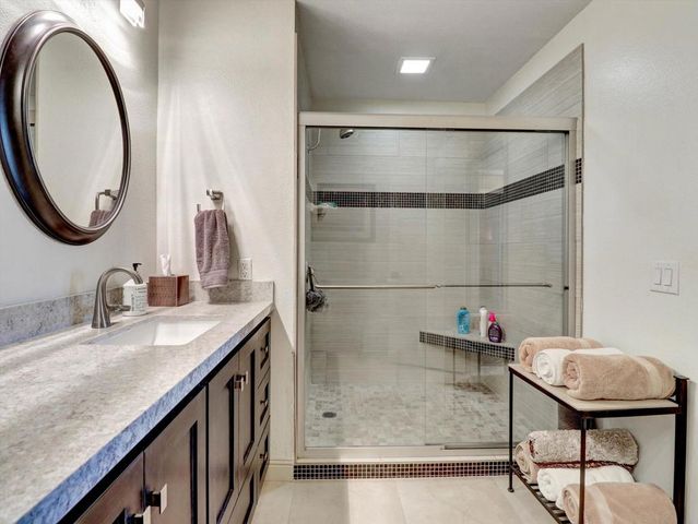 76752 Chrysanthemum Way, Palm Desert, CA 92211