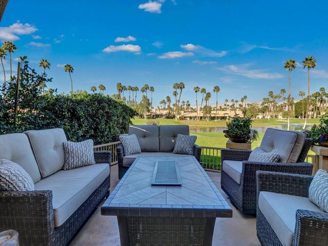 76752 Chrysanthemum Way, Palm Desert, CA 92211
