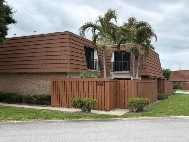 3900 SE County Line Road 24d, Tequesta, FL 33469