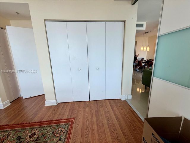 90 SW 3rd St 1409, Miami, FL 33130
