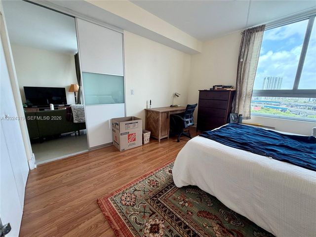 90 SW 3rd St 1409, Miami, FL 33130