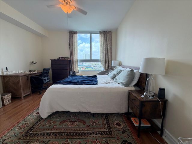 90 SW 3rd St 1409, Miami, FL 33130