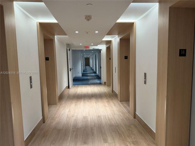 90 SW 3rd St 1409, Miami, FL 33130