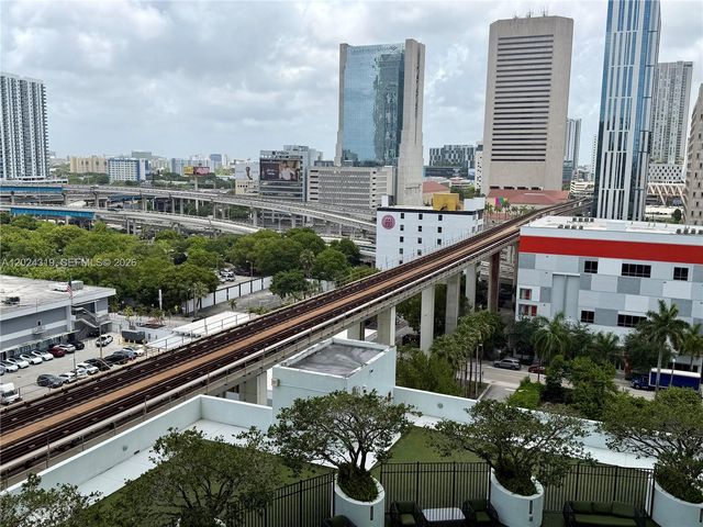 90 SW 3rd St 1409, Miami, FL 33130