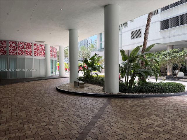 90 SW 3rd St 1409, Miami, FL 33130