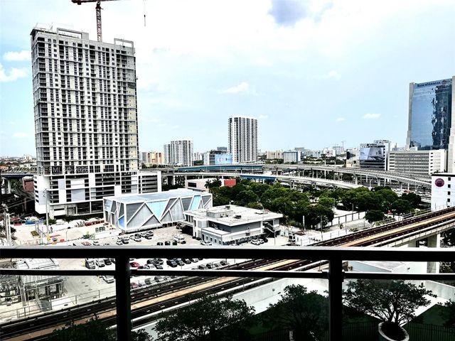 90 SW 3rd St 1409, Miami, FL 33130