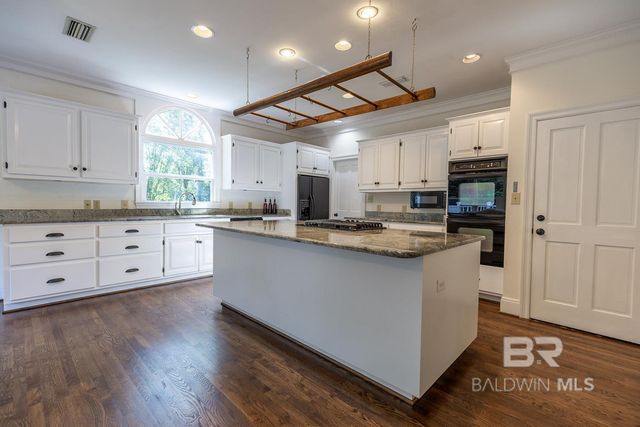 22450 Main Street, Fairhope, AL 36532