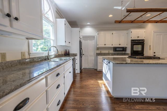 22450 Main Street, Fairhope, AL 36532