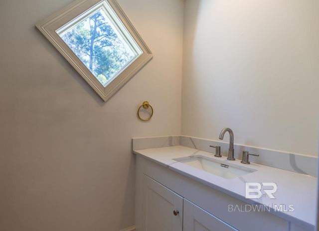 22450 Main Street, Fairhope, AL 36532