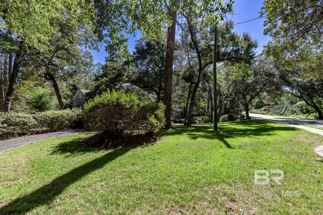 22450 Main Street, Fairhope, AL 36532
