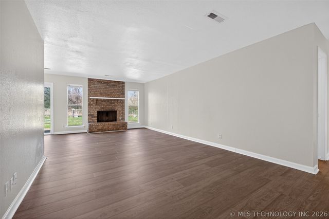 316 E Vicksburg Street, Broken Arrow, OK 74011