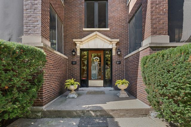 323 Wisconsin Avenue 1, Oak Park, IL 60302