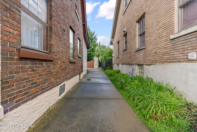 2346 Carolina Ave, Louisville, KY 40205