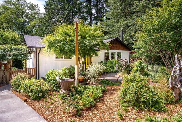18104 76th Avenue W, Edmonds, WA 98026