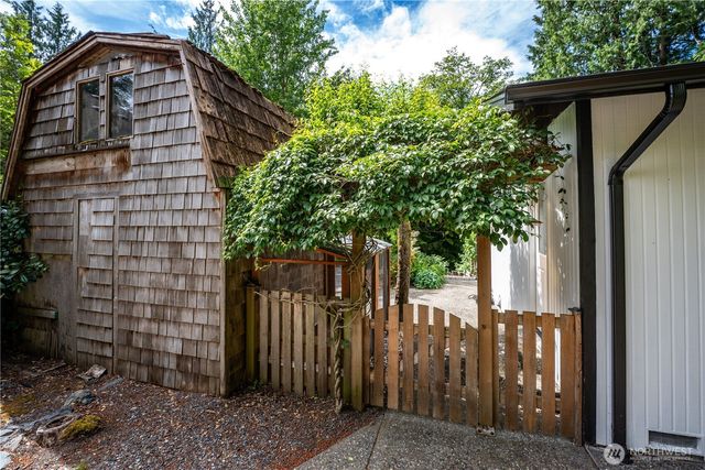 18104 76th Avenue W, Edmonds, WA 98026