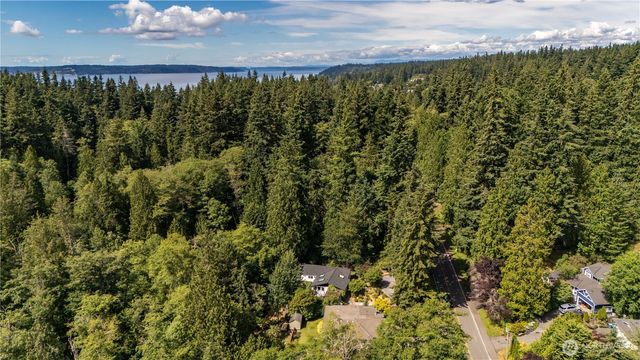 18104 76th Avenue W, Edmonds, WA 98026