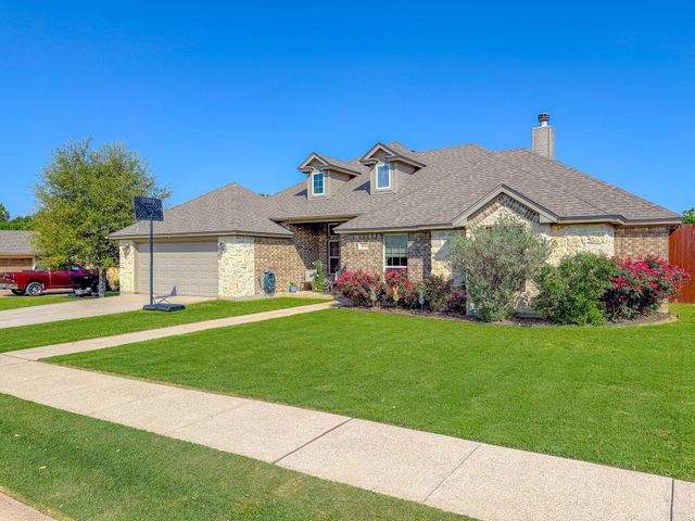 912 Winged Foot, Corsicana, TX 75110