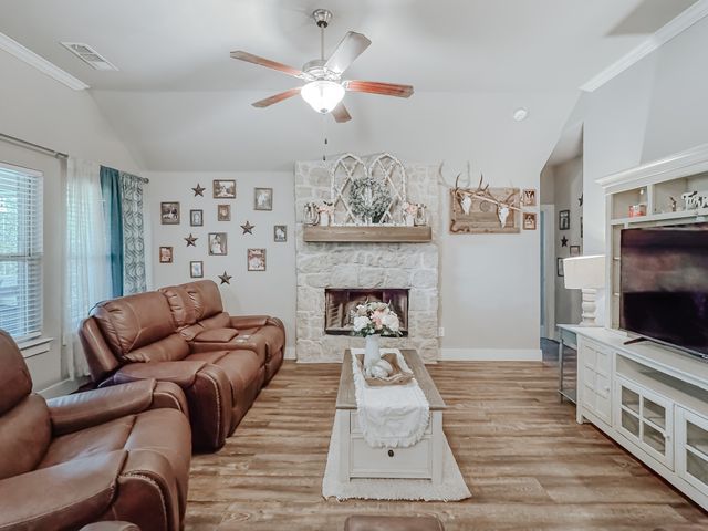 912 Winged Foot, Corsicana, TX 75110