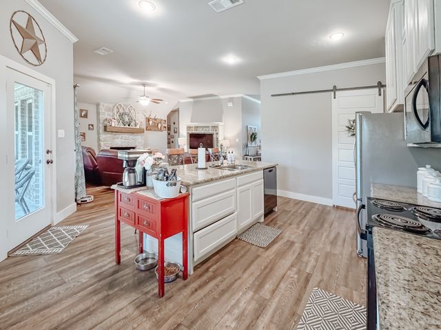 912 Winged Foot, Corsicana, TX 75110