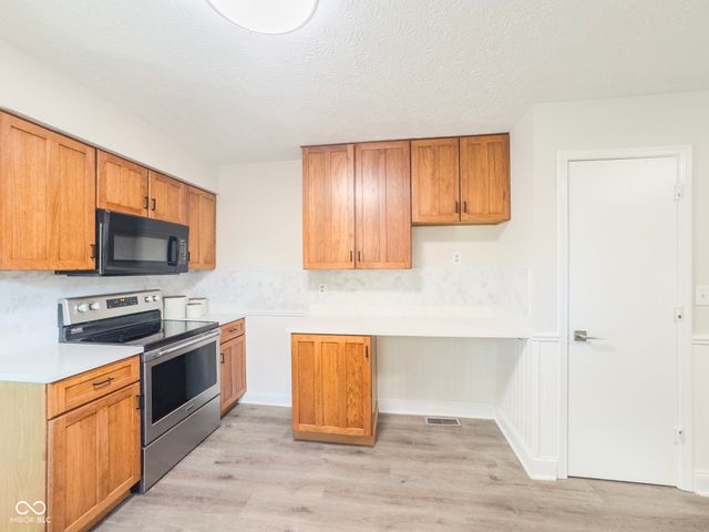 9802 Hamilton Hills Lane, Fishers, IN 46038