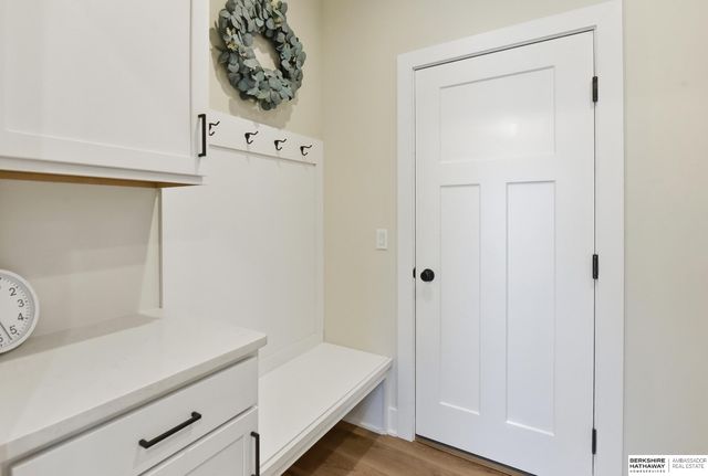 2205 Park Crest Drive, Papillion, NE 68133