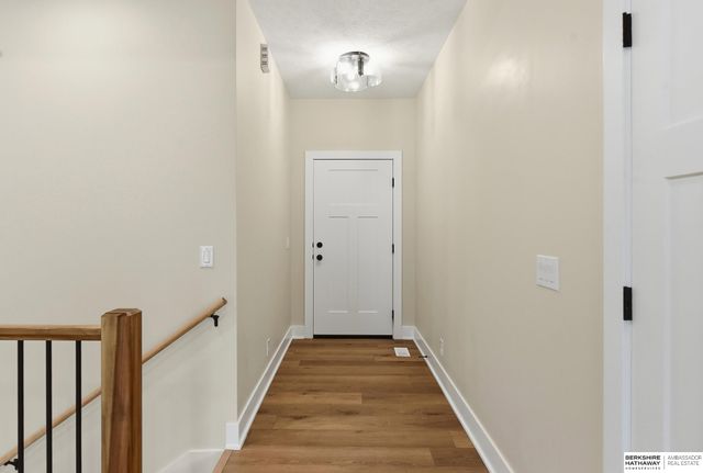 2205 Park Crest Drive, Papillion, NE 68133