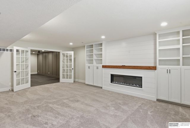 2205 Park Crest Drive, Papillion, NE 68133