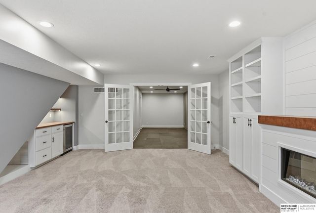 2205 Park Crest Drive, Papillion, NE 68133