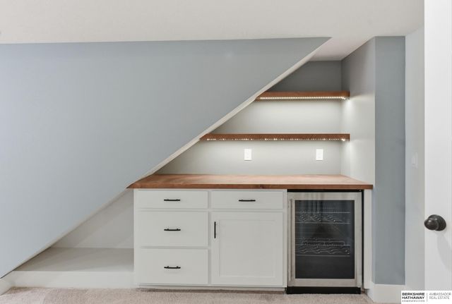 2205 Park Crest Drive, Papillion, NE 68133