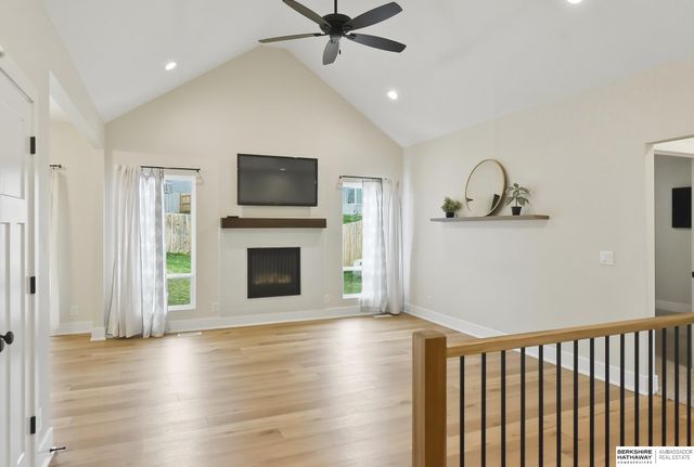 2205 Park Crest Drive, Papillion, NE 68133