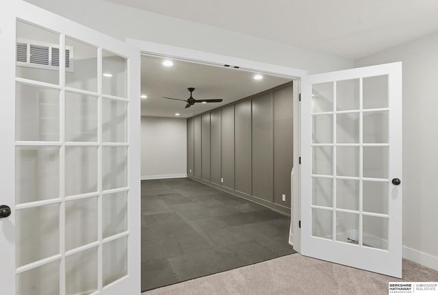 2205 Park Crest Drive, Papillion, NE 68133