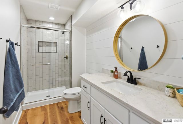 2205 Park Crest Drive, Papillion, NE 68133