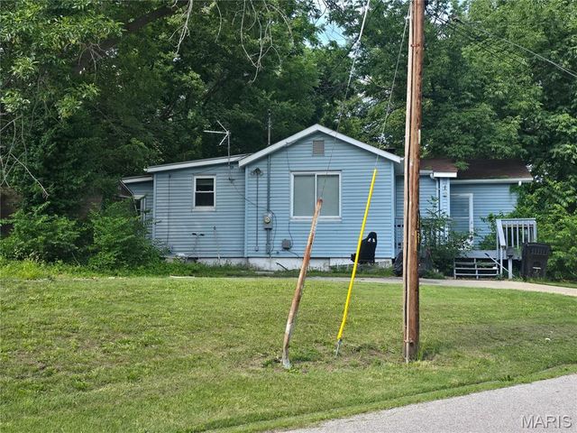 735 E Adams Street, Belleville, IL 62220