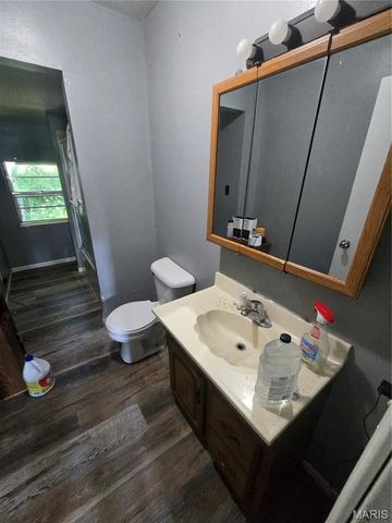 735 E Adams Street, Belleville, IL 62220